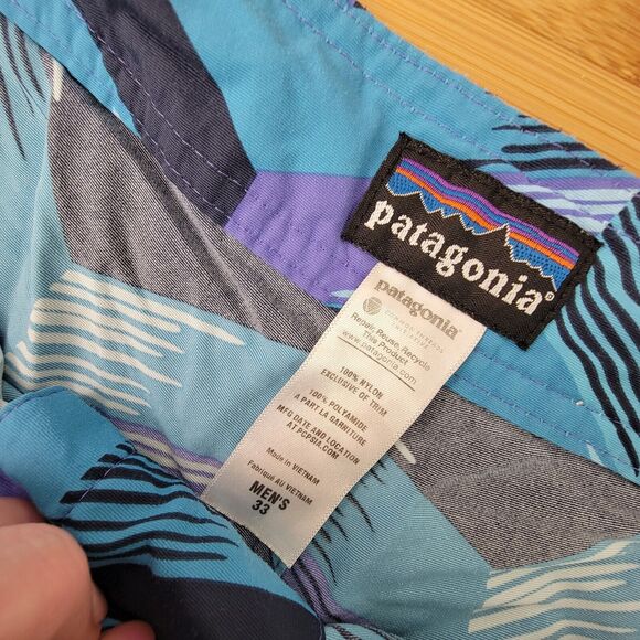 Patagonia Men's Purple Blue Chevron Paddler Unlined Swim Board Shorts Sz 33 - Picture 4 of 4